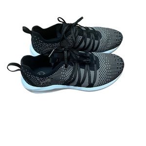 Women’s Puma Soft Foam Sneaker Size 8.5